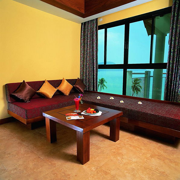 Hotel By The Sea Phuket Beach Resort