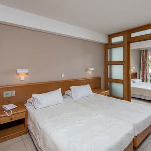 Hotel Sirene Beach cazare Micsi