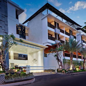Hotel Courtyard Bali Seminyak Resort cazare Seminyak