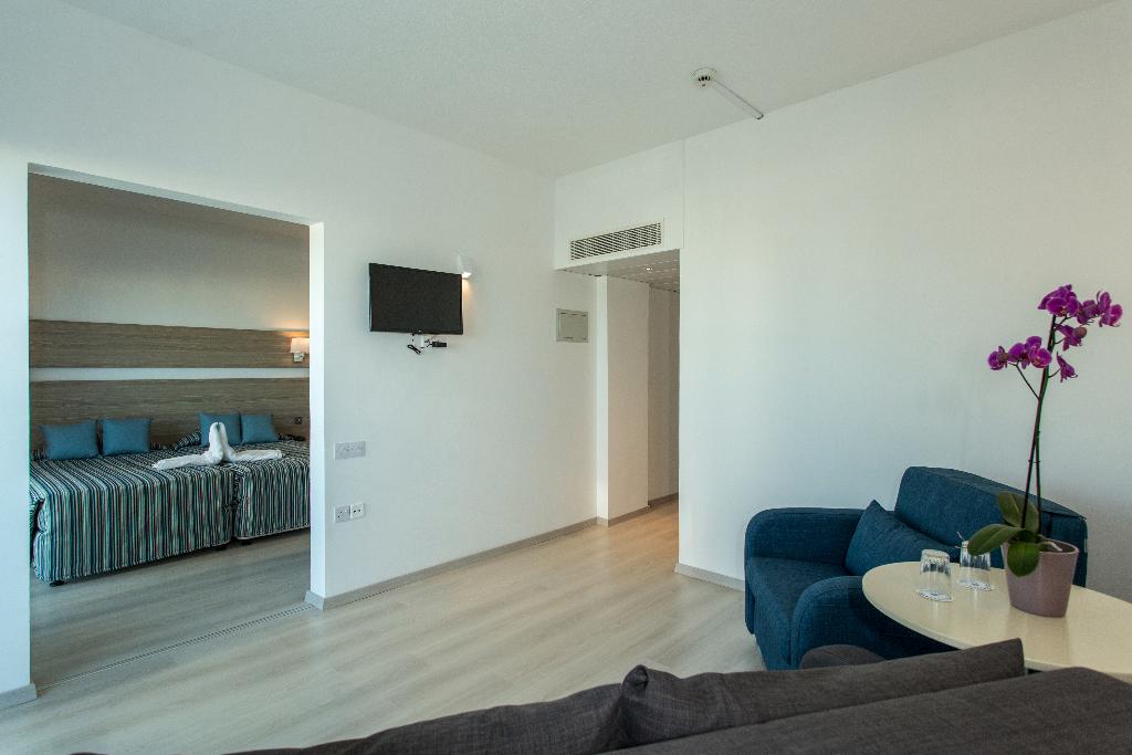 Hotel Kapetanios Bay Hotel