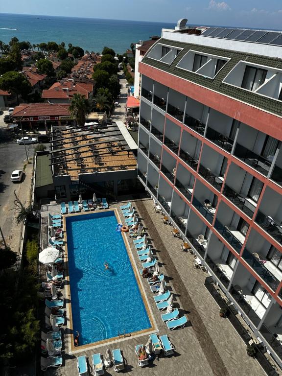 Hotel Side Golden Rock Hotel