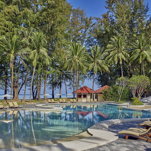 Sejur Dusit Thani Laguna Phuket vacanta Cherngtalay