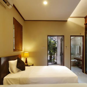 Hotel Yulia Beach Inn cazare Kuta