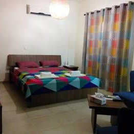 Hotel Lakis Court cazare Larnaca