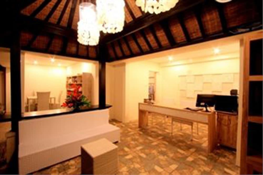 Hotel The Tukad Villa