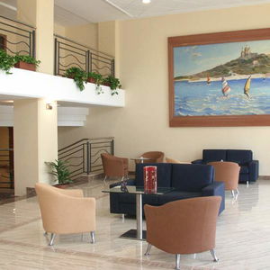 Hotel Luna Holiday Complex cazare Mellieha