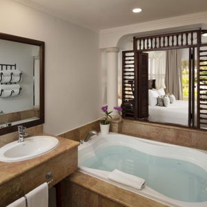 Hotel Melia Caribe Beach cazare Punta Cana