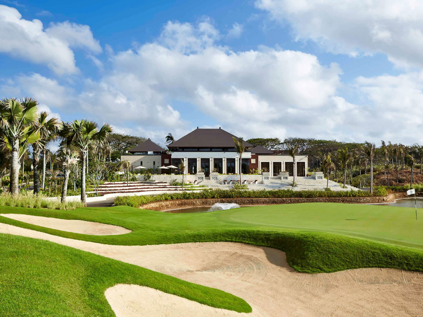 Hotel Pullman Bali Legian Beach