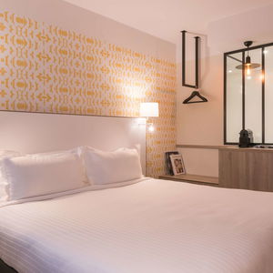 Sejur Hotel The Originals Paris Maison Montmartre vacanta Paris