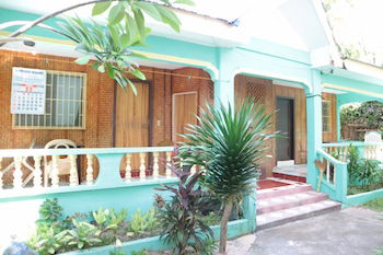 Hotel Boracay Morenos Lodging