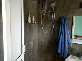 Hotel This Is It Airport Hotel And Restaurant