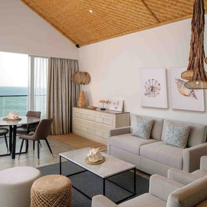 Hotel Anantara World Islands Dubai Resort cazare Dubai City