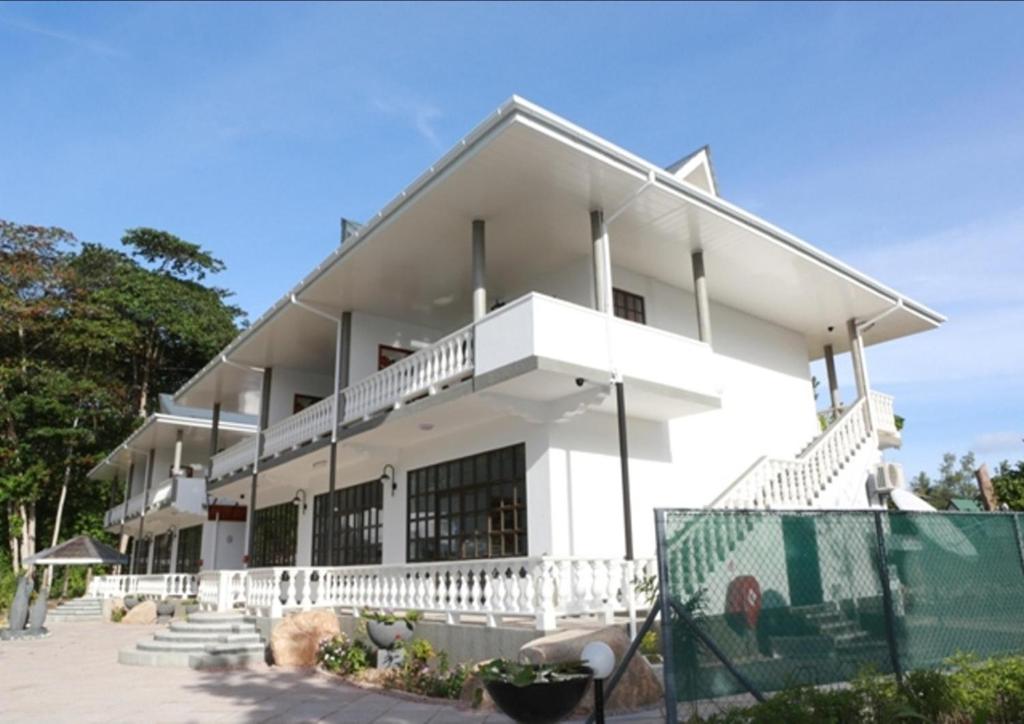Hotel La Digue Self Catering
