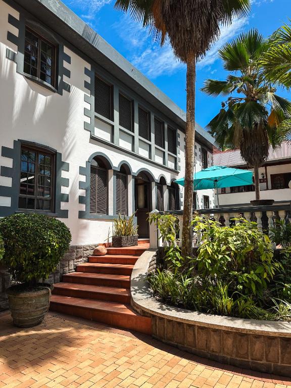 Hotel Chateau St. Cloud