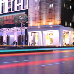 Hotel Damac Maison Cour Jardin cazare Dubai City