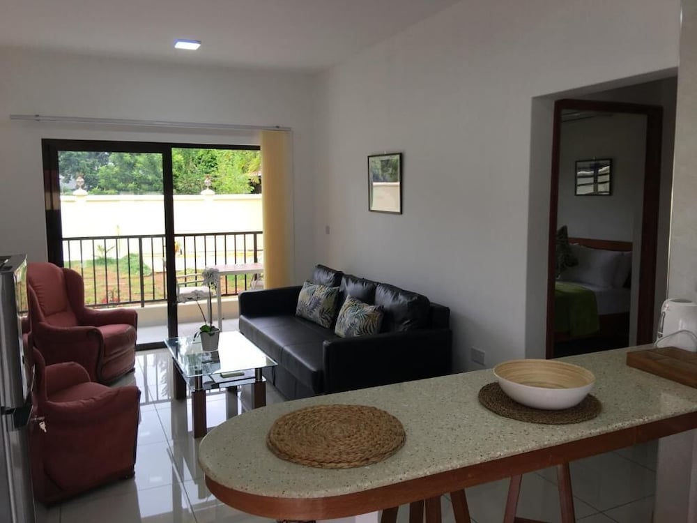 Hotel Creole Breeze Self Catering Apartments