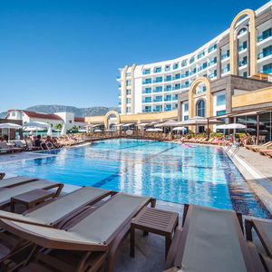 Sejur The Lumos Deluxe Resort Hotel & Spa vacanta Alanya