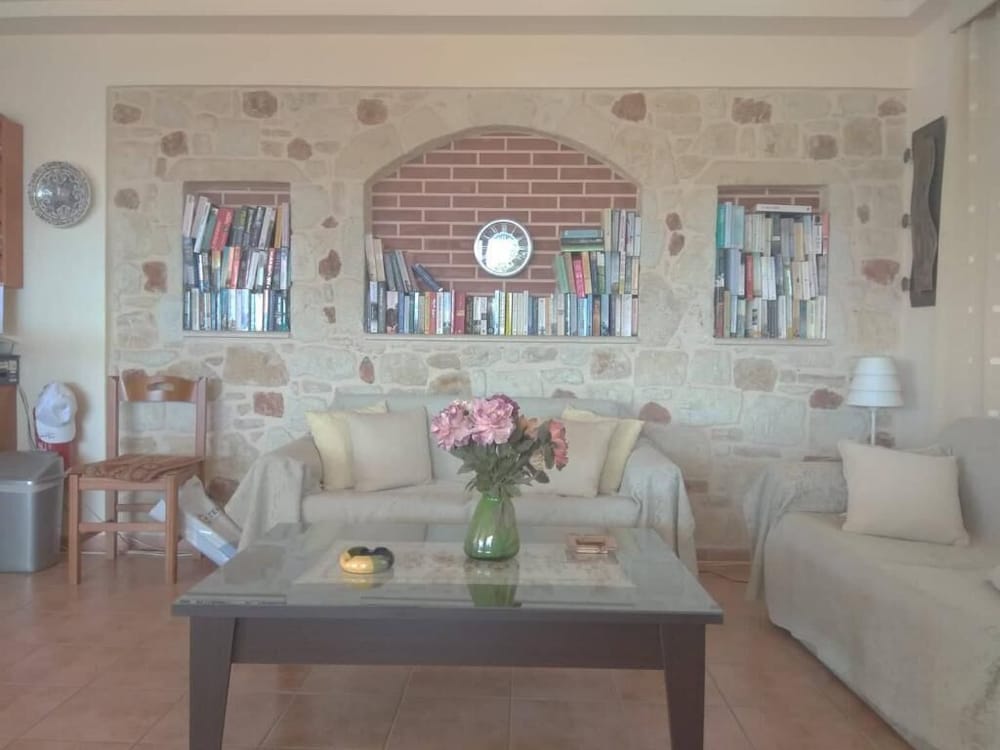 Hotel Dionysos Apartments & Studios