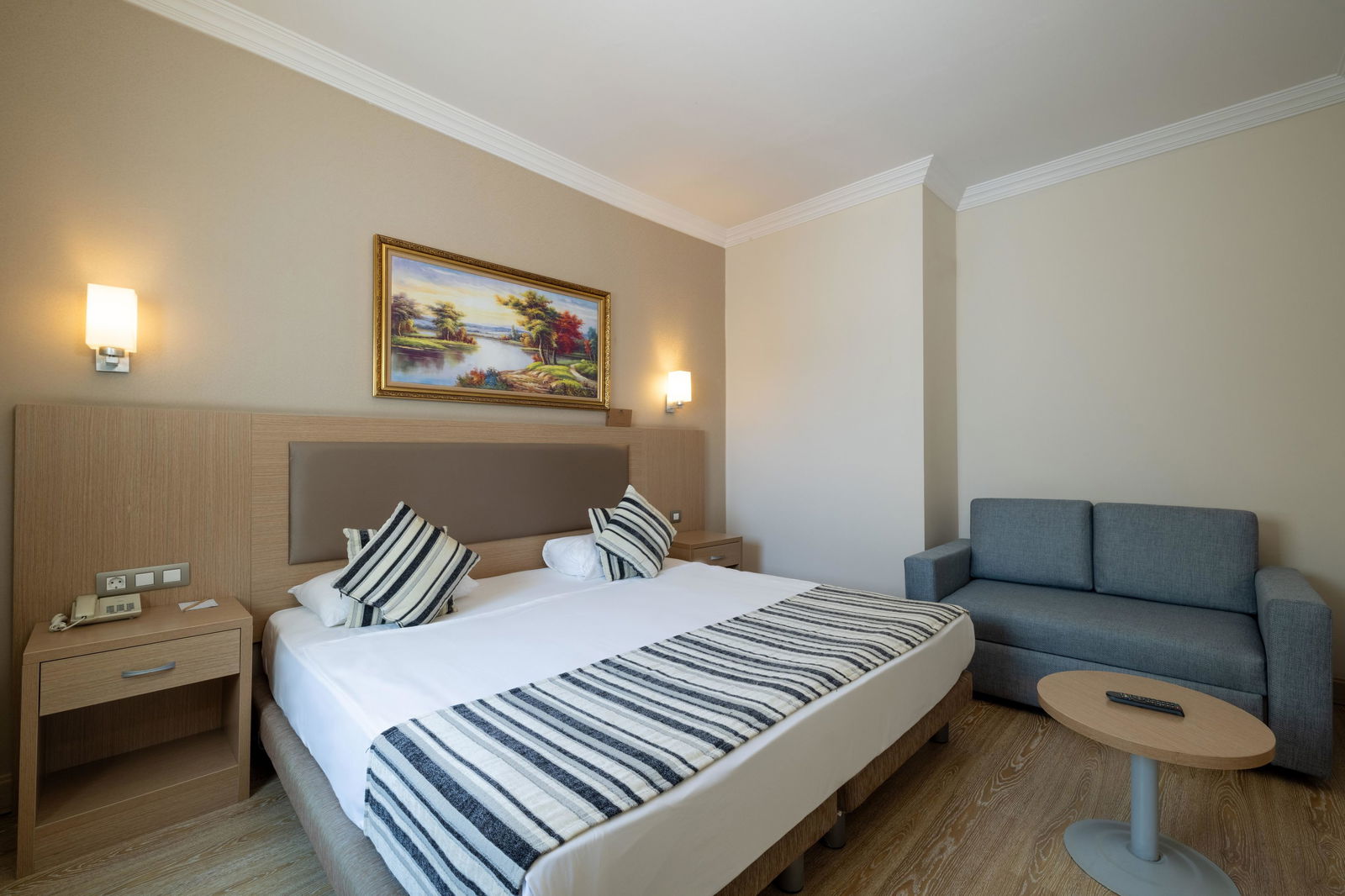 Hotel Crystal Tat Beach