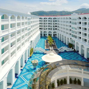 Hotel Mövenpick Myth Hotel Patong Phuket cazare Patong