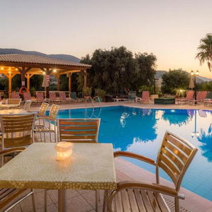 Hotel Newcastle Studios cazare Malia