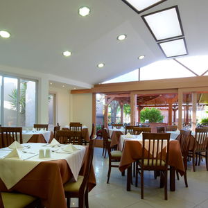 Hotel Katrin Hotel & Bungalows cazare Stalis