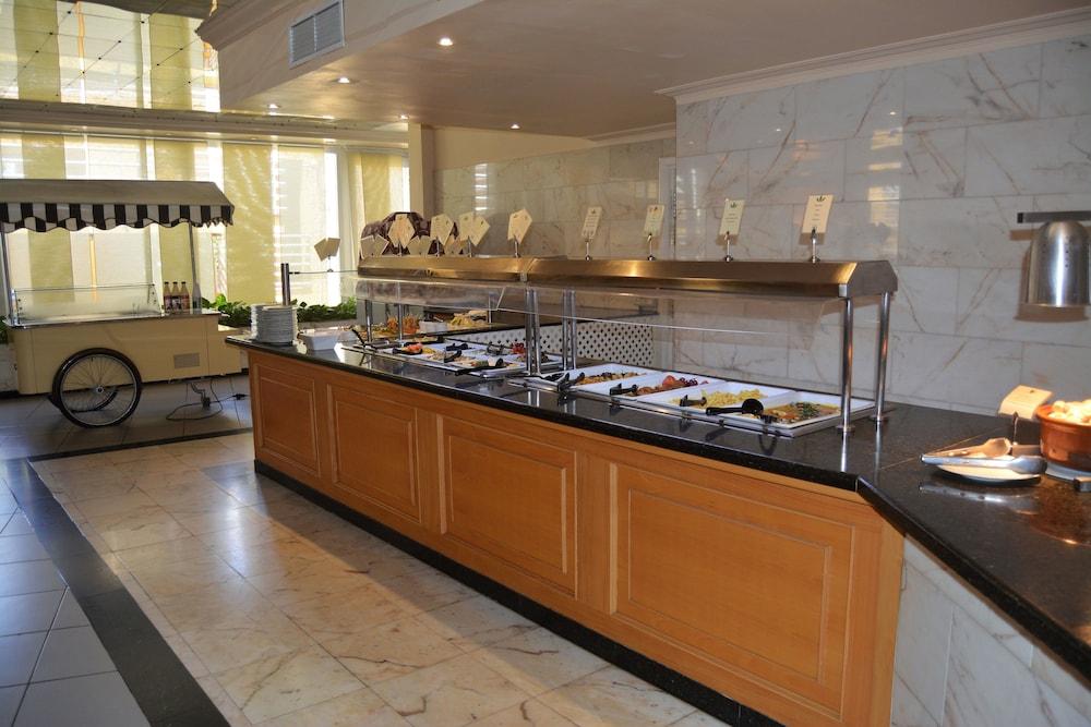 Hotel La Quinta Park Suites