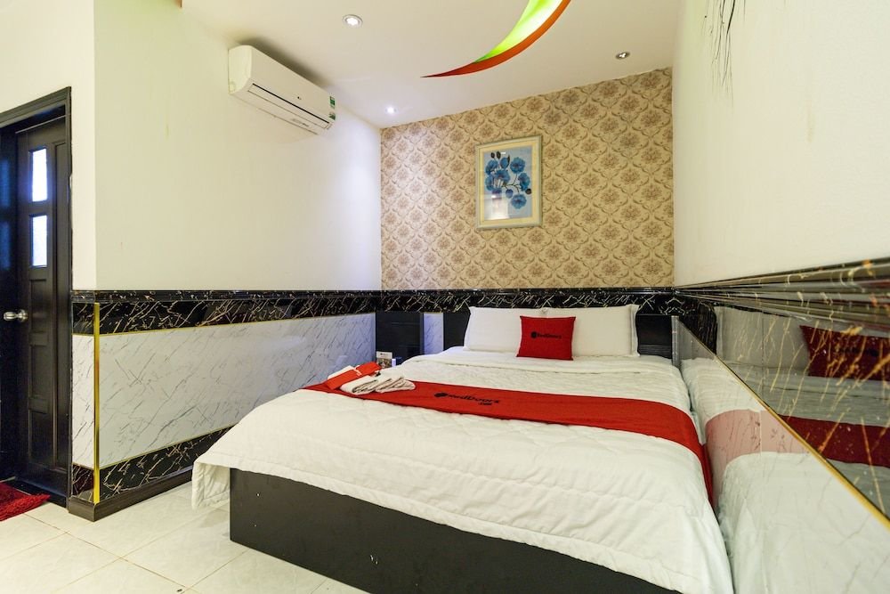Hotel Reddoorz Near Gia Dinh International Hospital 4
