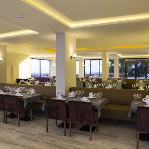 Hotel Neopol Hotel Deluxe cazare Kusadasi