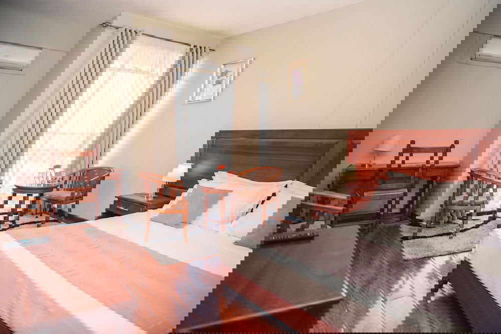 Hotel Gold Crest Hotel