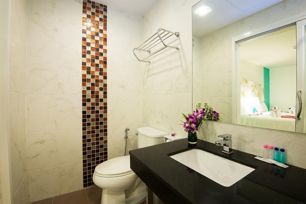 Hotel Patong Holiday