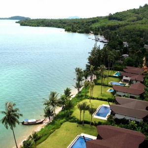 Hotel The Village Coconut Island cazare Phuket