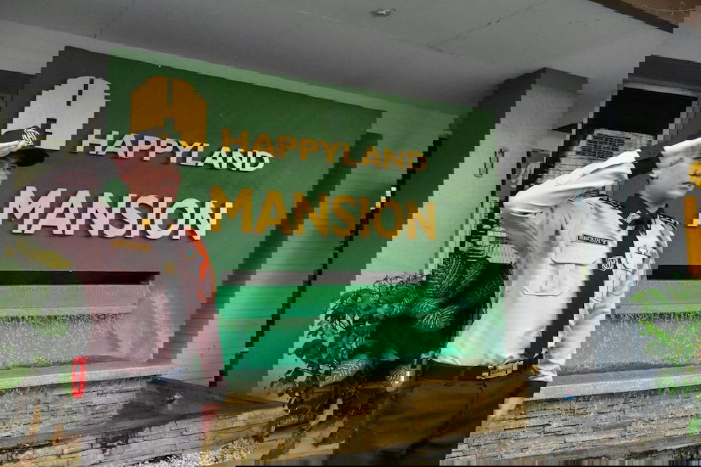 Hotel Happyland Mansion