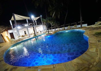 Hotel Dream’s Bay Beach Hotel