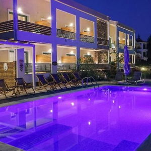 Hotel Alegria Suites cazare Nikiti