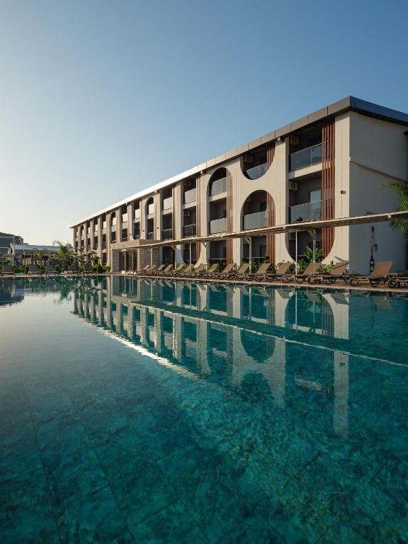 Hotel Monk Resort Hotel