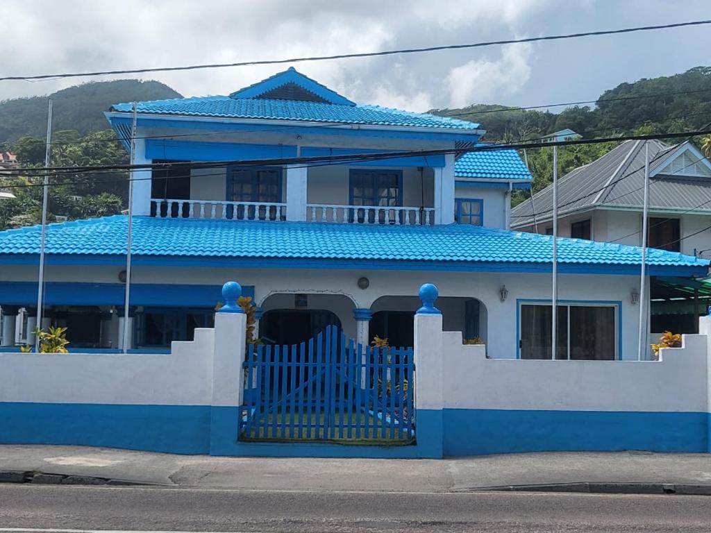 Hotel Le Chateau Bleu