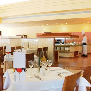 Hotel Zafiro Mallorca cazare Can Picafort