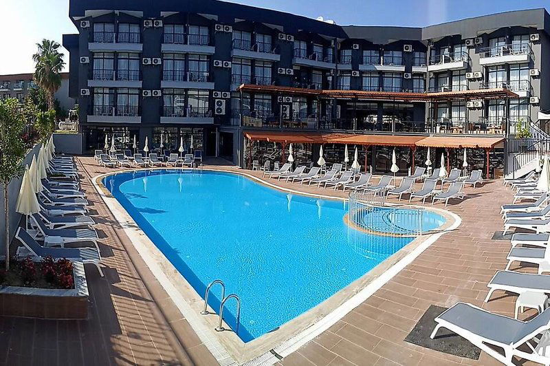 Hotel Clover Magic Park Side