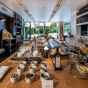 Hotel Magna Pars Suites cazare Quebec