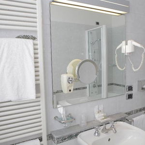 Hotel Hotel Bristol Milano cazare Quebec