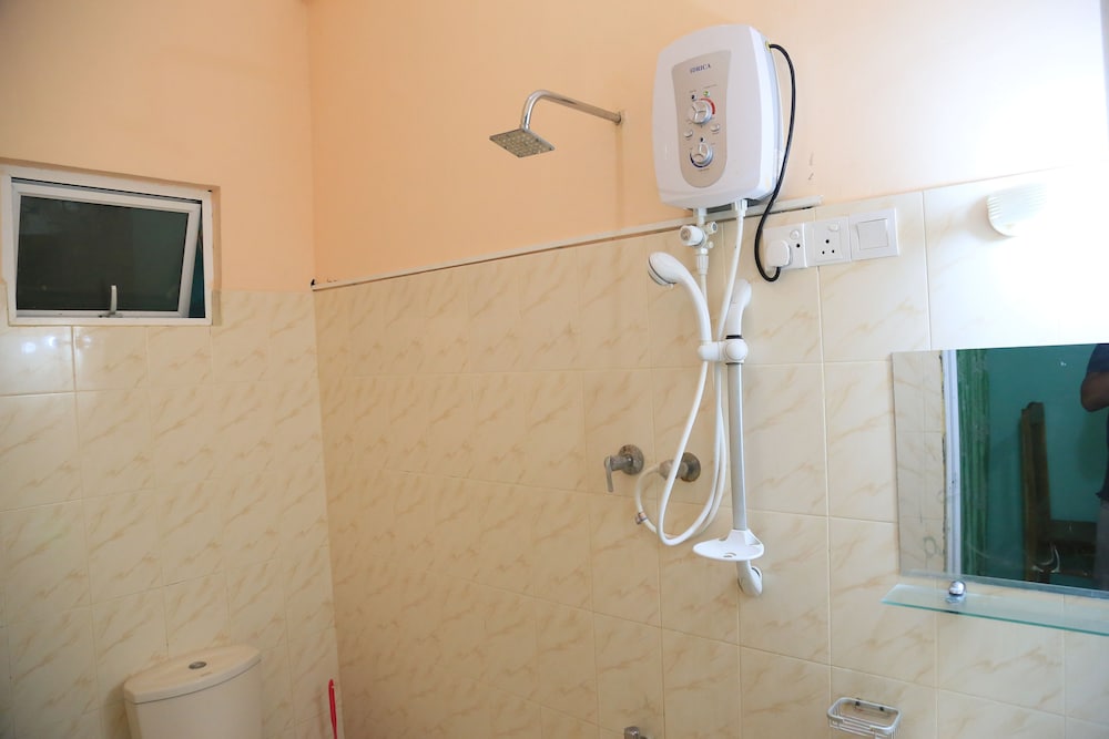 Hotel Kings Restaurant And Bar