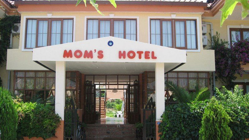 Hotel Mom's Hotel