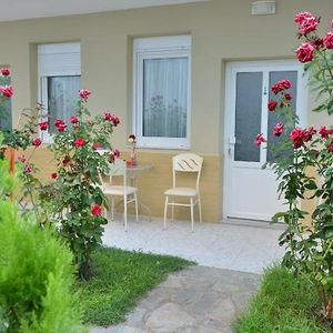 Hotel Anna - Christina Appartments cazare Metamorfosi