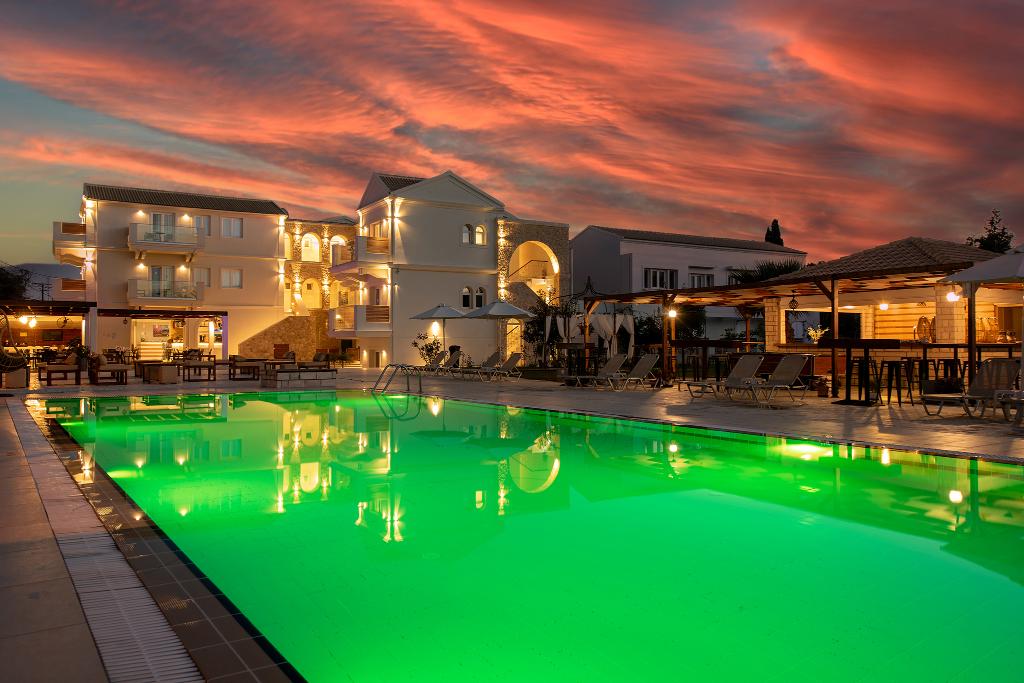 Hotel Ekati Mare Hotel & Suites