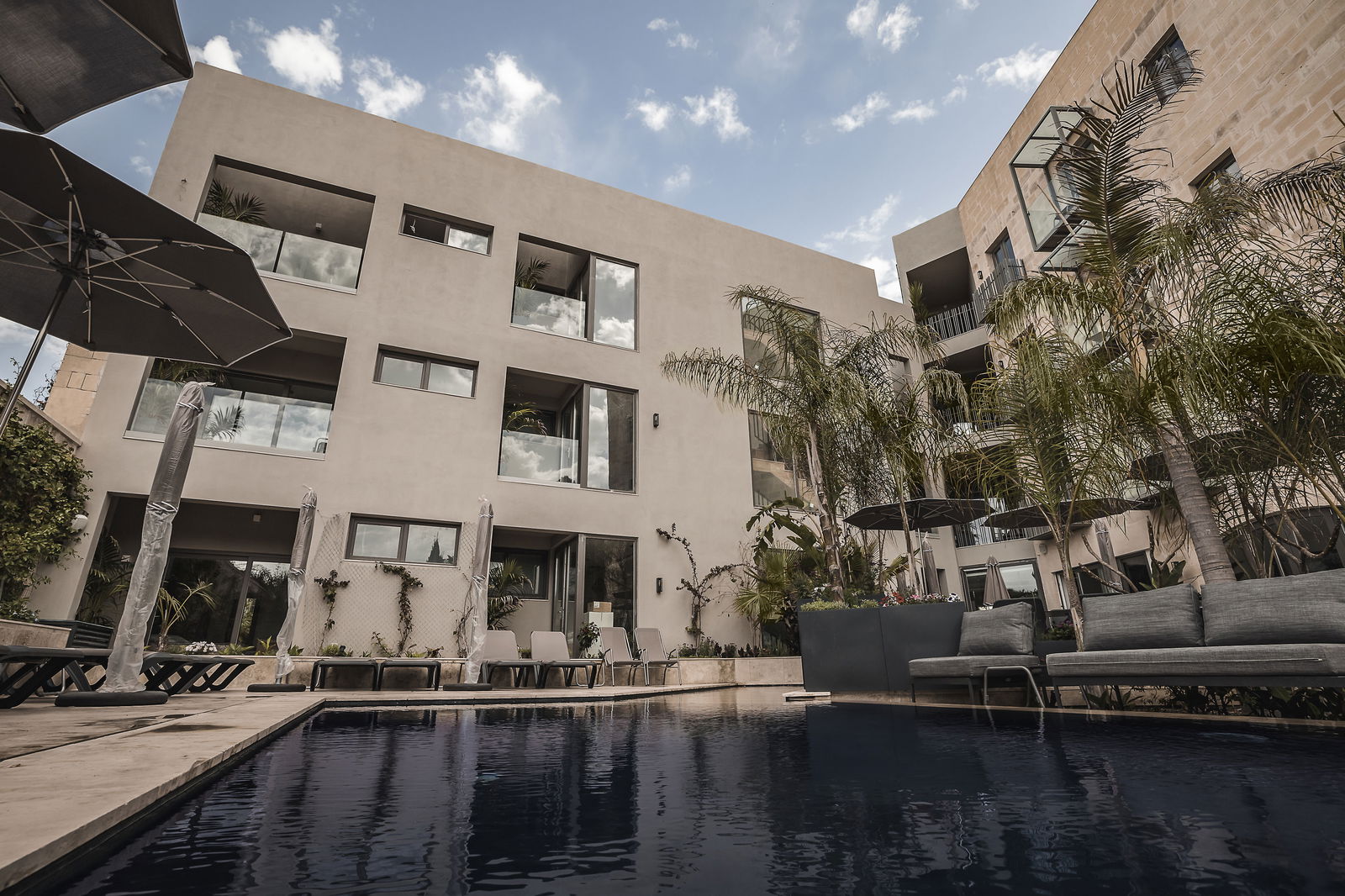 Hotel The Village Boutique & Spa