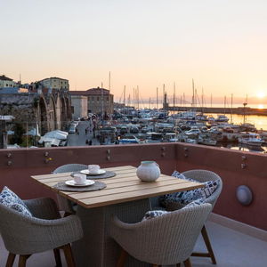 Hotel Avra Apartments Venetian Harbour cazare Chania City