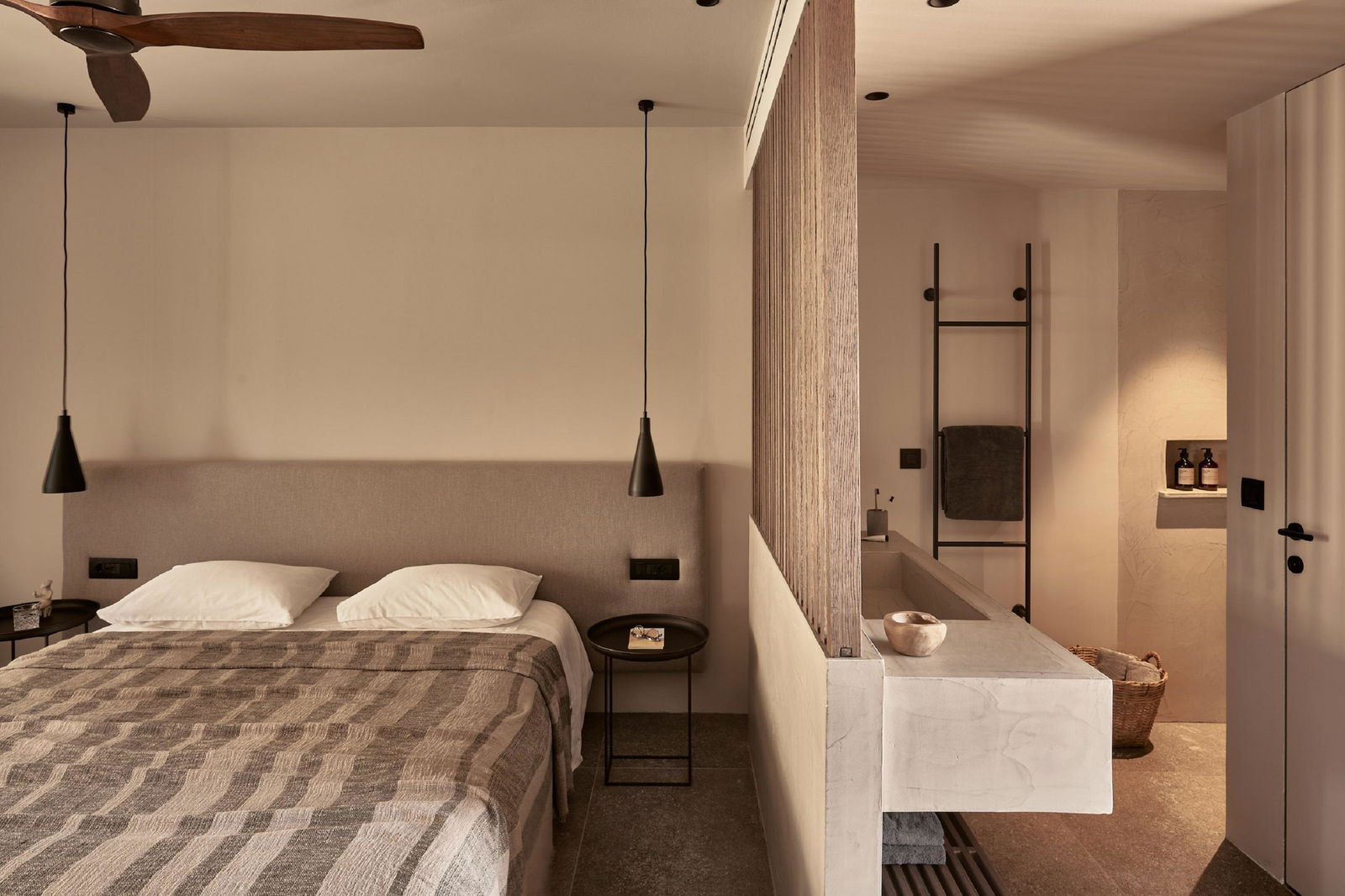 Hotel Theros All Suite Hotel