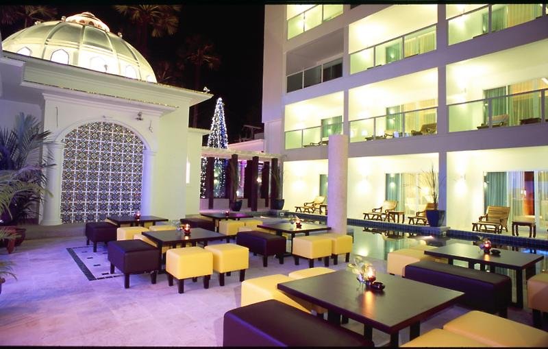 Hotel Chanalai Romantica Resort