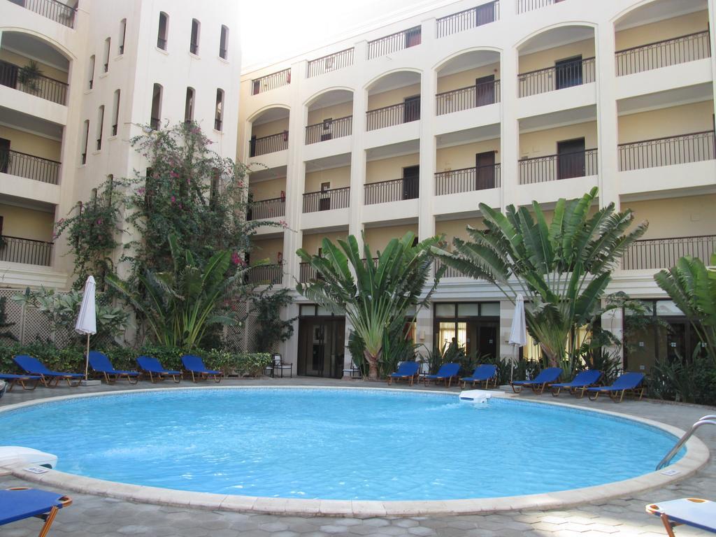 Hotel Solymar Ivory Suites